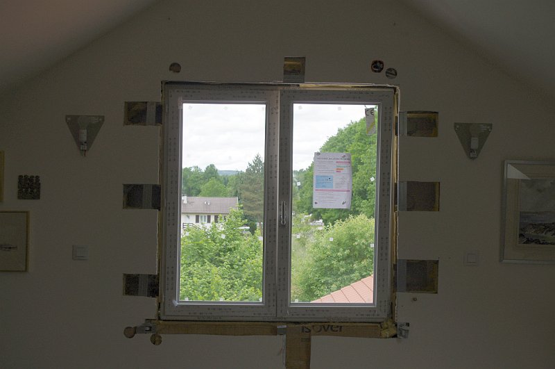 20120610_IMGP4405_KX.JPG - And a couple more cutouts to secure the new frame