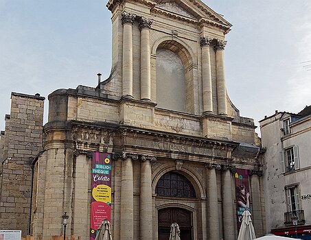 Colette municipal library