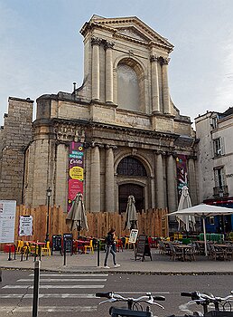 Colette municipal library