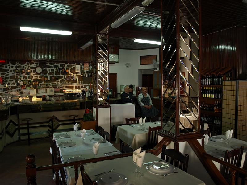 20100425_P4258086_E510.JPG - 25 April 2010. Churrasqueira da Sé, Braga, Portugal - waiting for diners watching Braga v Naval football