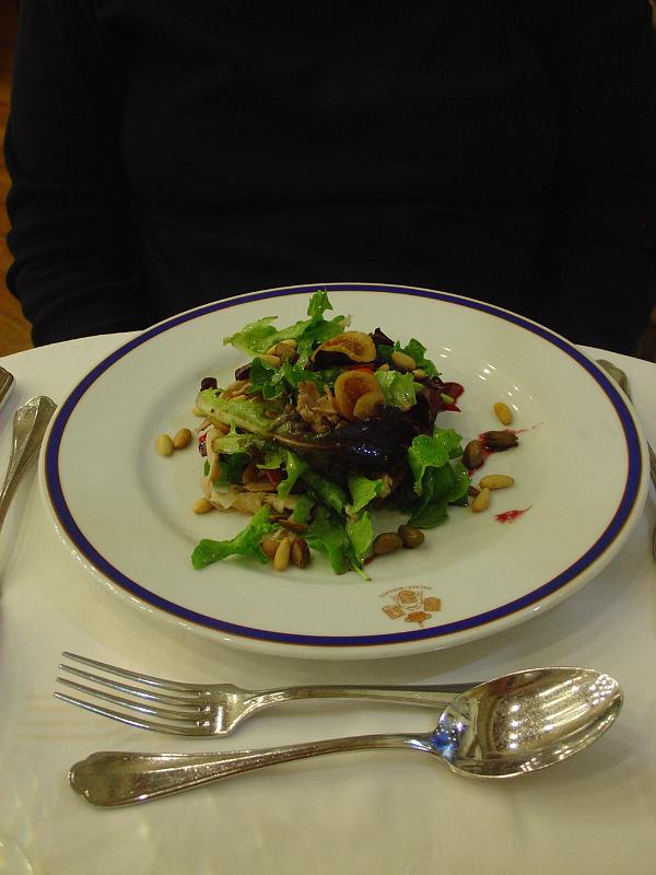 DSC00561.JPG - Suckling pig salad with pistachios, pine-nuts and marinated figs in Douro Muscatel