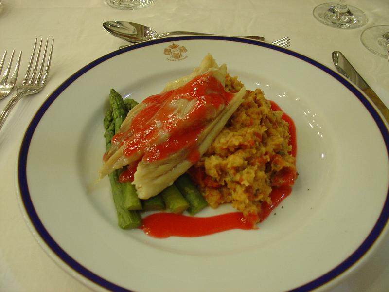 DSC00563.JPG - Fish/Main: Steamed ray wing with raspberry emulsion, bread pudding with tomato and green asparagus