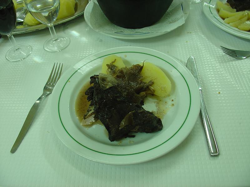 DSC00574.JPG - Goat in red wine