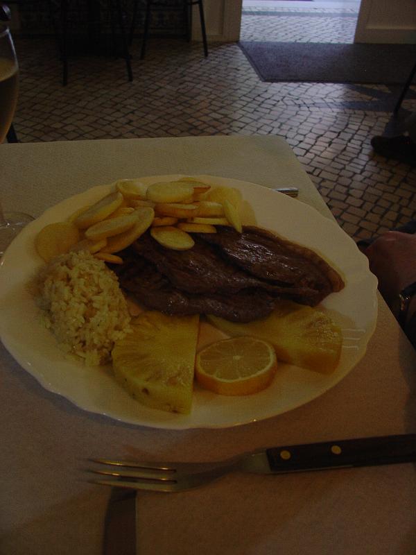 DSC00579.JPG - Veal, pineapple, garlic rice and fried potatoes