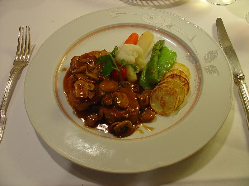 DSC00601.JPG - Pork and mushrooms