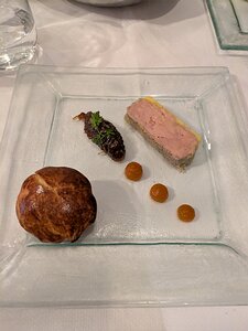 20250806_PXL181852660_Pixel7a-JEB Fore gras de canard maison, cuit au torchon, oignons caramélisés, brioche maison