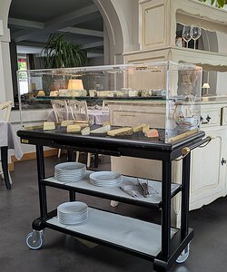 20250514_PXL115523987_Pixel7a-JEB Chariot de Fromages de France