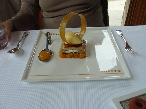 20100726_DSC00739_DSCV1 dessert: Apricot tarte Tatin