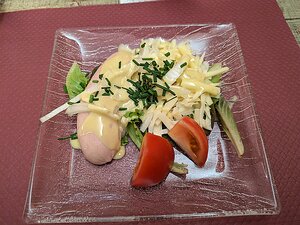 20231019_PXL104932042_Pixel7a-JEB entrée: Salade vigneronne (cervelas/Gruyère)