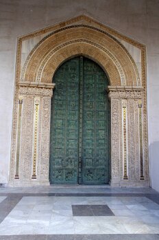 5oct2015 -Monreale_cloisters_and_cathedral_mosaics