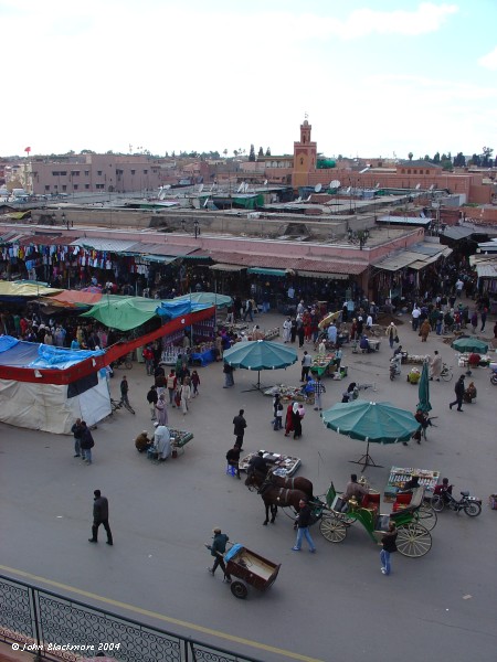 Marrakech071.jpg - Jemaa El Fna, the Marrakech main "square", by day